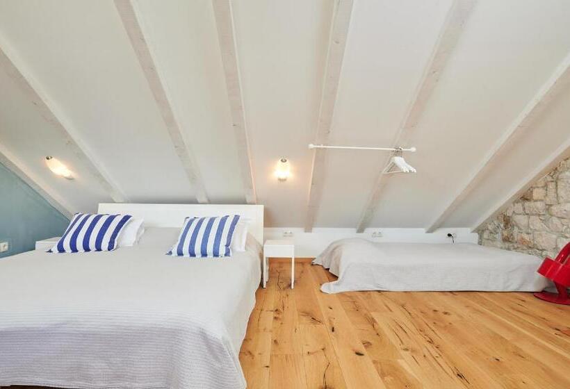 اتاق لوکس با چشمانداز دریا, Domus Maritima