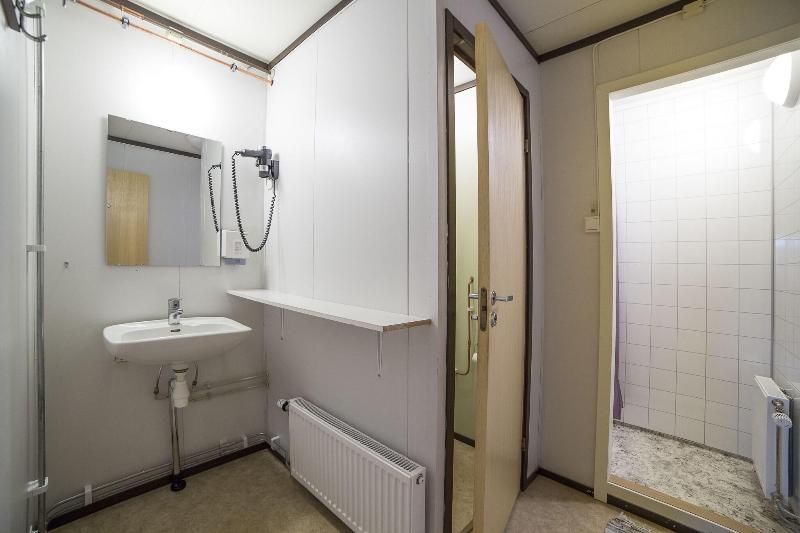 اتاق استاندارد یک تخته با سرویس بهداشتی مشترک, Maryann S Polarrigg