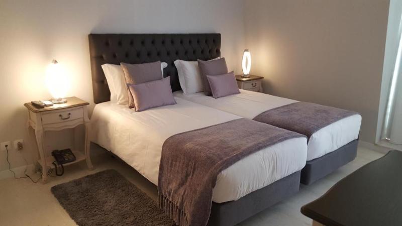 غرفة قياسية, New Awaji