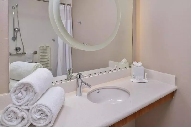 キングサイドベッドのスタンダードワンルーム, Staybridge Suites Houston Nasa Clear Lake, An Ihg