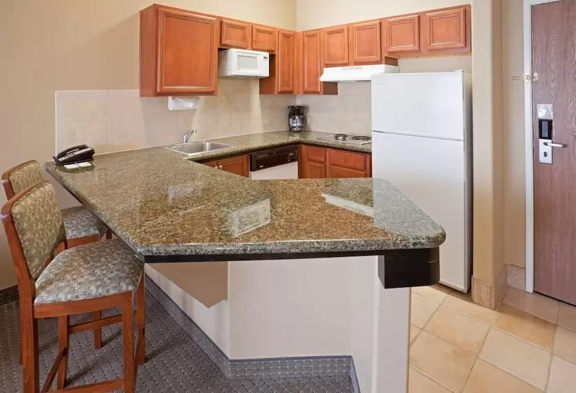 سوئیت با تخت بزرگ, Staybridge Suites Lubbock   University Area, An Ihg