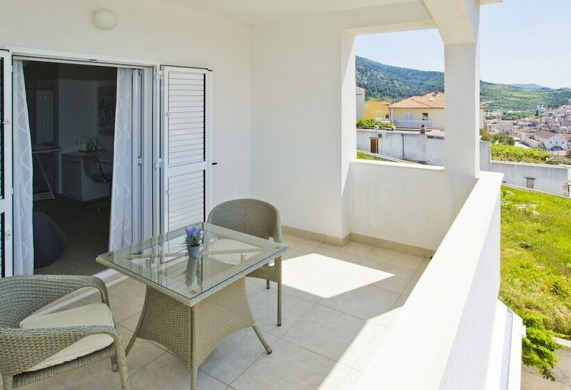 Tengerre Néző Comfort Szoba, Violeta Hvar