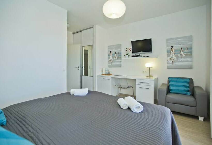 Tengerre Néző Comfort Szoba, Violeta Hvar