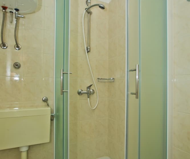 Tengerre Néző Comfort Szoba, Violeta Hvar