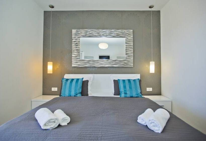 Tengerre Néző Comfort Szoba, Violeta Hvar