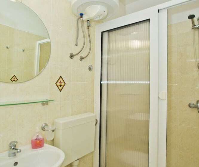 1 Szobás Comfortos Apartman, Violeta Hvar