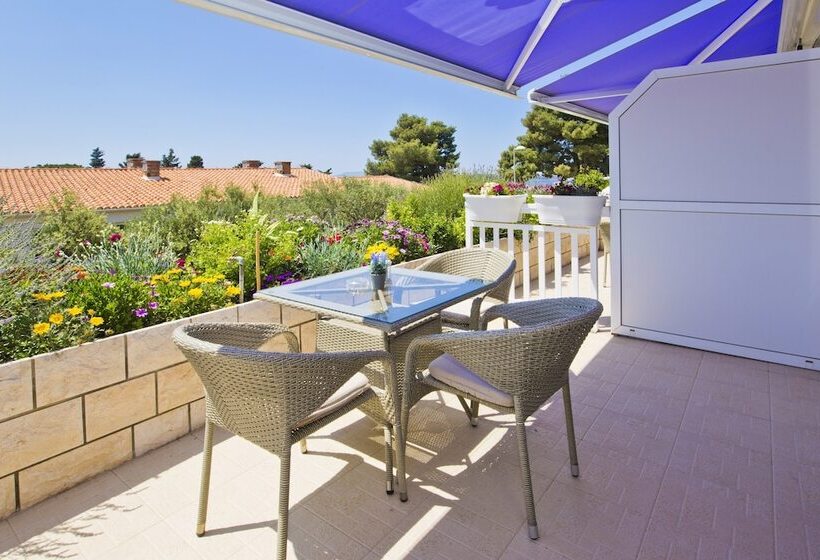 1 Szobás Comfortos Apartman, Violeta Hvar