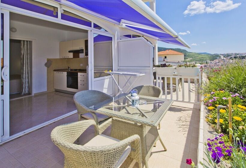 1 Szobás Comfortos Apartman, Violeta Hvar