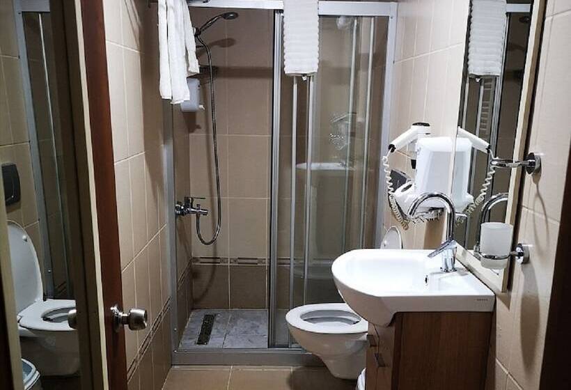 اتاق استاندارد سه نفره, Angels Garden