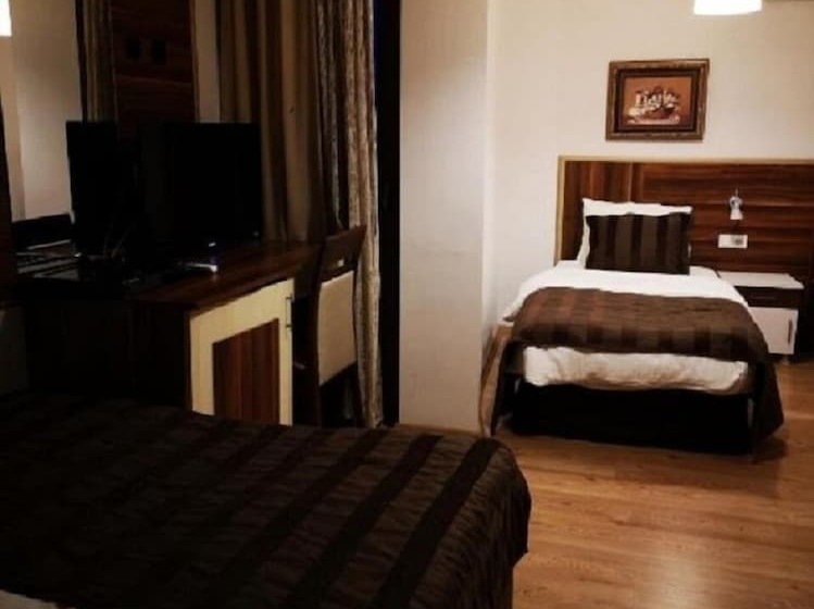 اتاق استاندارد سه نفره, Angels Garden