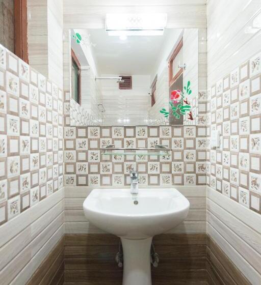 اتاق استاندارد سه نفره, Khangsar Home