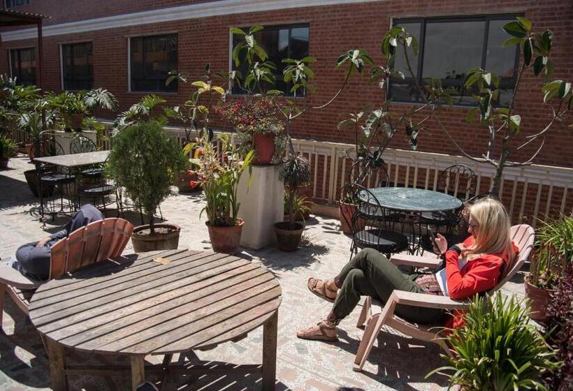 اتاق عادی, Khangsar Home