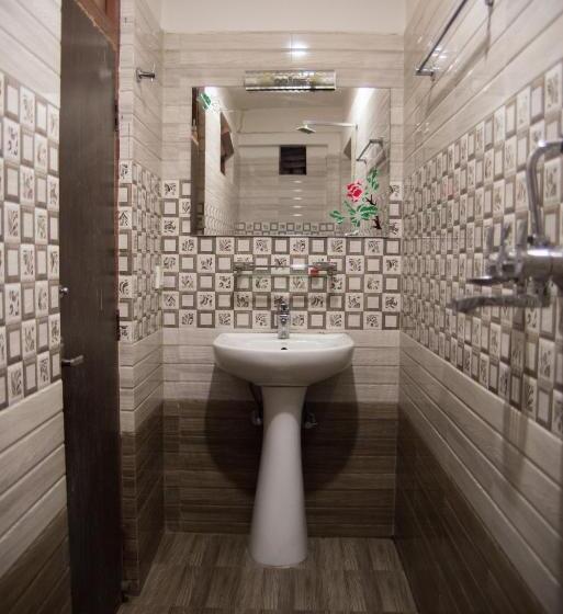 اتاق عادی, Khangsar Home