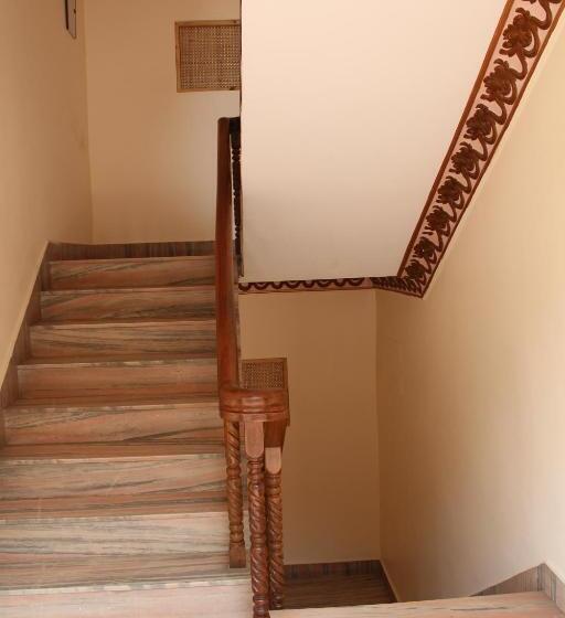 اتاق استاندارد سه نفره, Khangsar Home