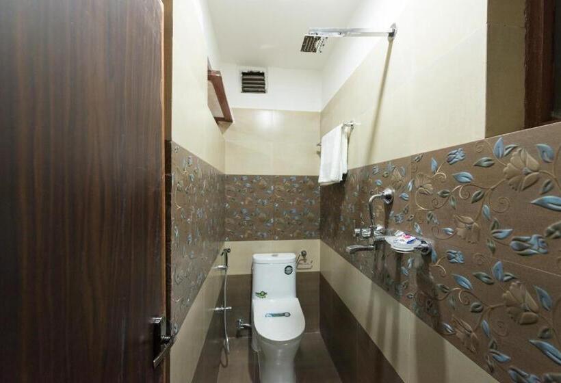 اتاق استاندارد سه نفره, Khangsar Home