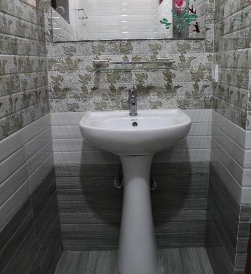 اتاق استاندارد سه نفره, Khangsar Home