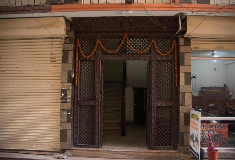 اتاق عادی, Khangsar Home