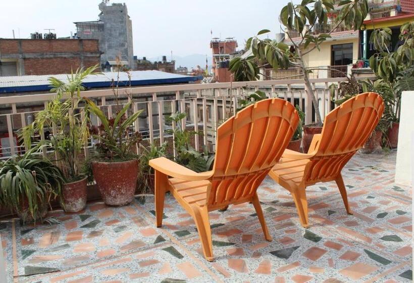 اتاق عادی, Khangsar Home