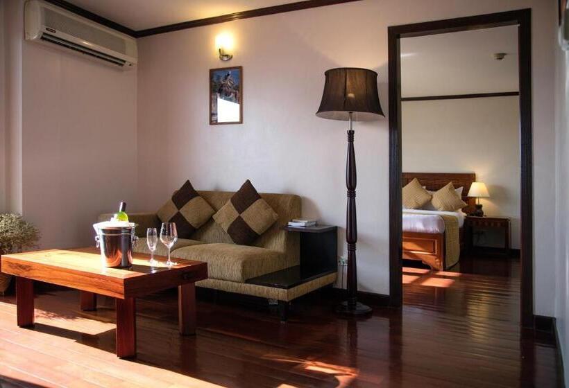 سوییت لوکس, Lao Orchid