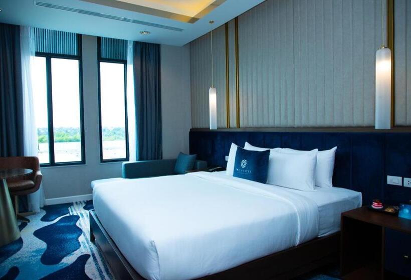 جناح سوبيريور, Savan Resorts