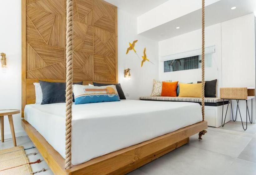 디럭스 룸, Sunrise Attitude