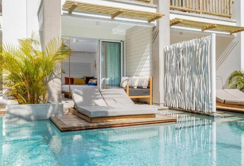 디럭스 룸, Sunrise Attitude