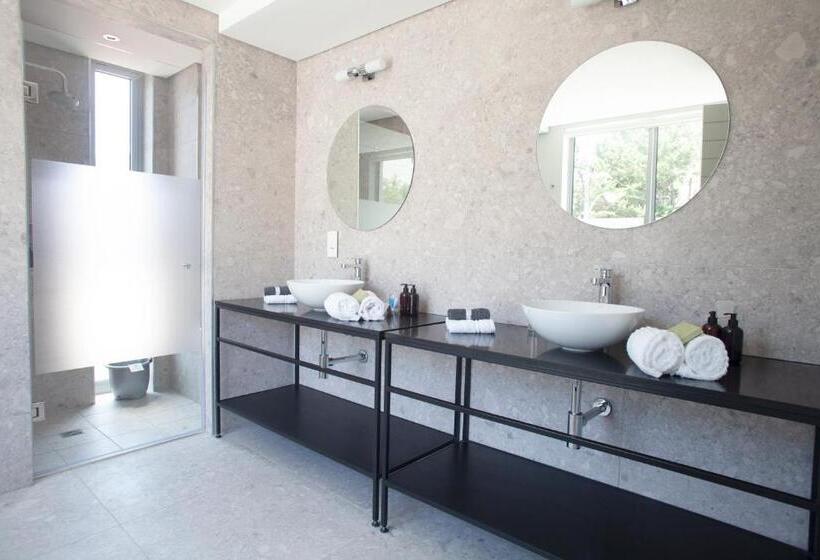 חדר סופריור עם מיטת קינג, Zest Boutique Hotel By The Living Journey Collection