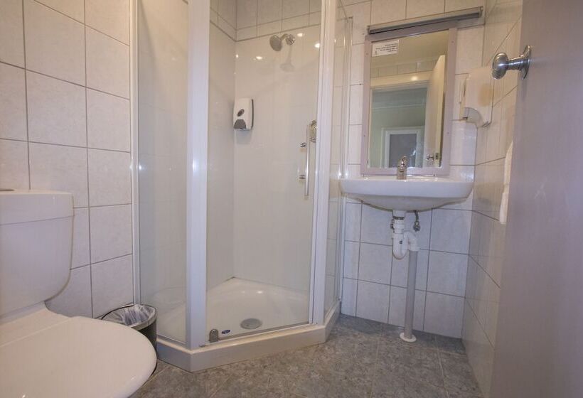 Кровать в Многоместном Номере с Общей Ванной, Waterloo & Backpackers