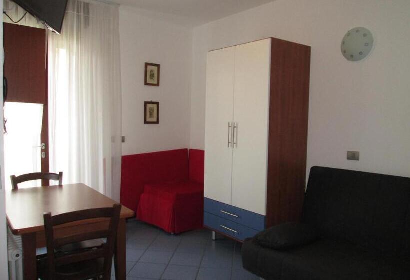 Студио Стандарт с Балконом, Appartamenti Katja