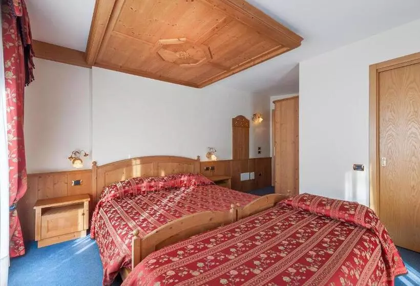 スーペリアトリプルルーム, Family Hotel La Perla