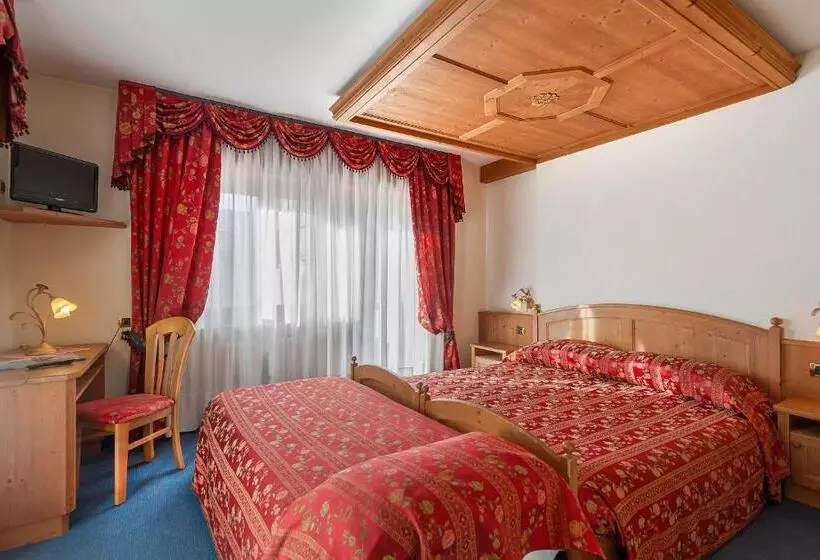 スーペリアトリプルルーム, Family Hotel La Perla