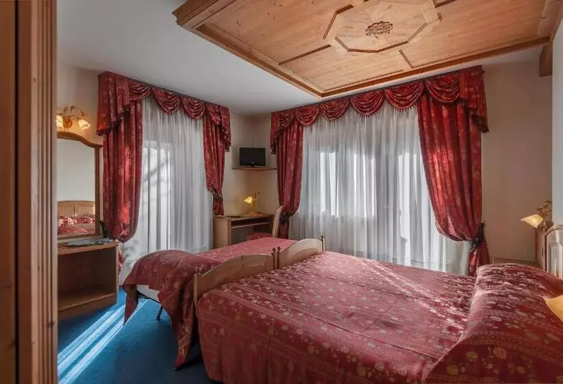 スーペリアトリプルルーム, Family Hotel La Perla