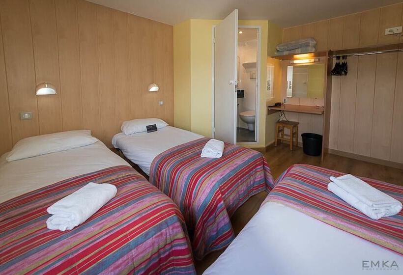 חדר סטנדרט לשלושה, Fasthotel Annecy