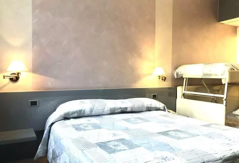 Standard Neljän Hengen Huone, Alfieri