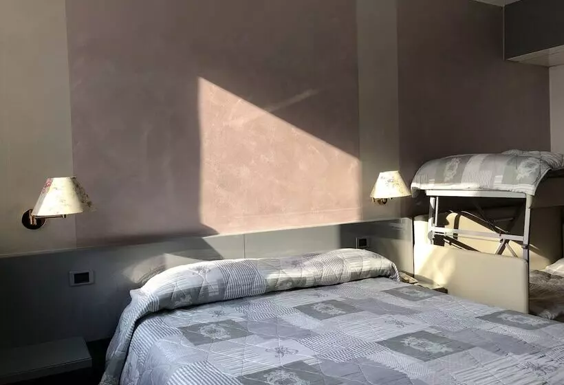 Standard Neljän Hengen Huone, Alfieri