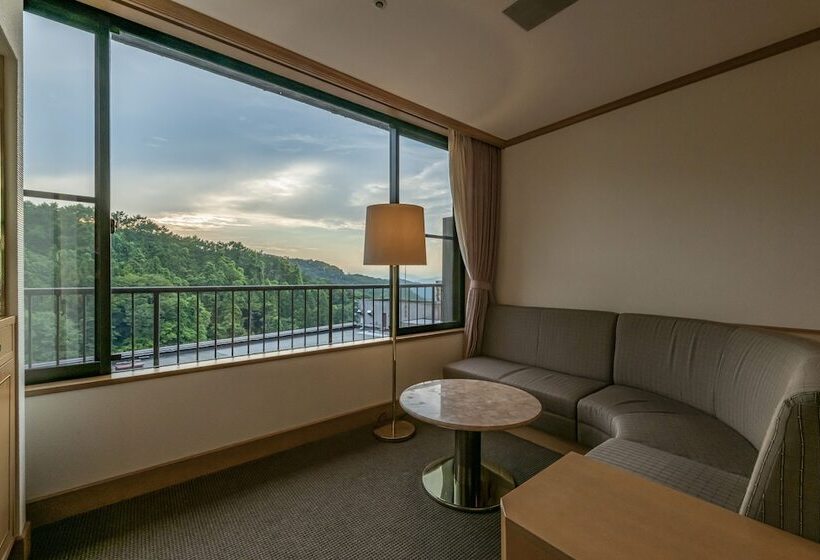 スタンダードルーム, Fukuichi