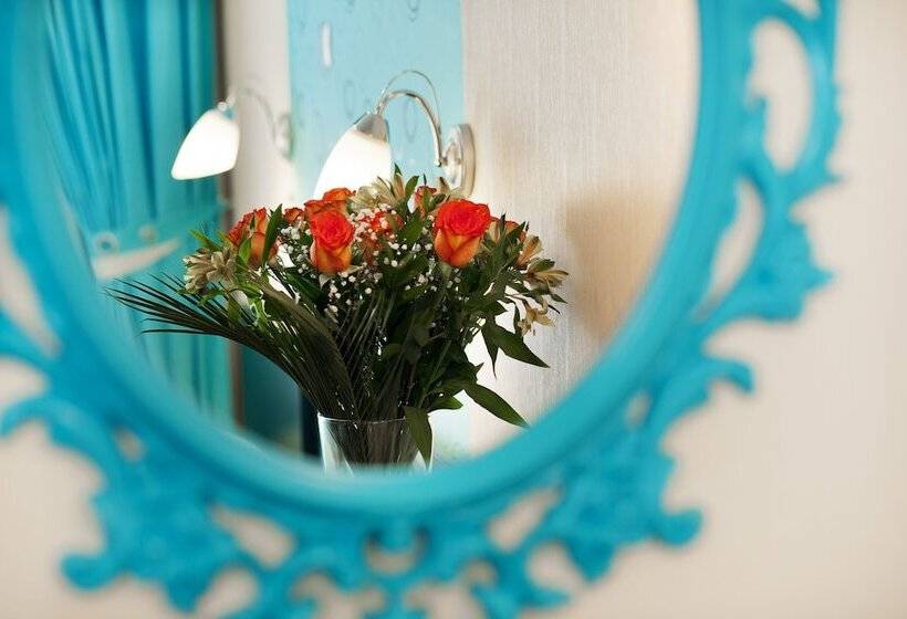 コンフォートトリプルルーム, Nevsky Contour