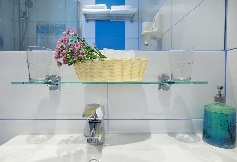 コンフォートトリプルルーム, Nevsky Contour