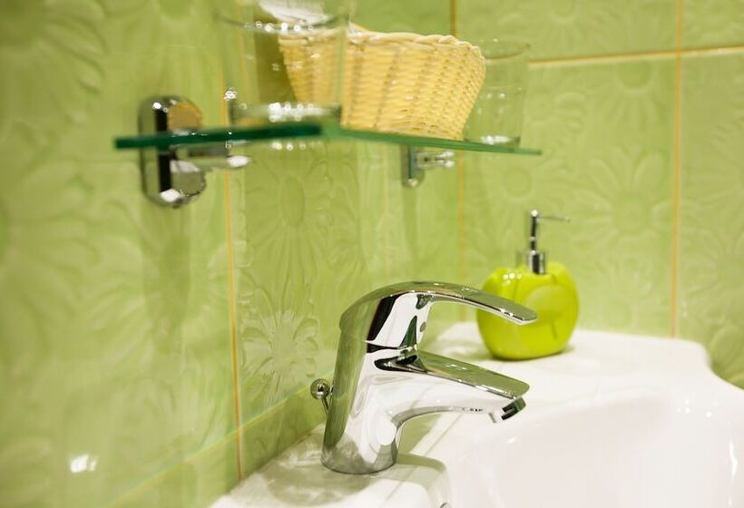 コンフォートトリプルルーム, Nevsky Contour