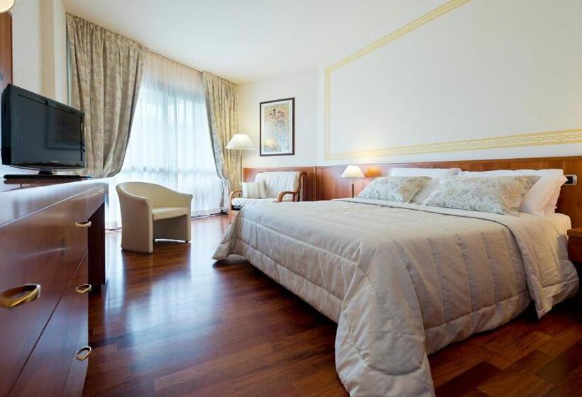 标准间带阳台, Savoy Beach Hotel & Thermal Spa