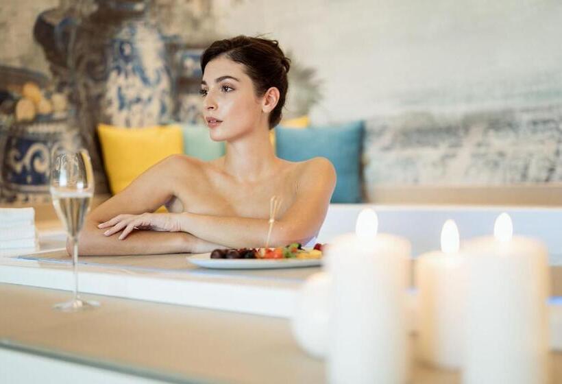 Люкс с гидромассажем, Savoy Beach Hotel & Thermal Spa
