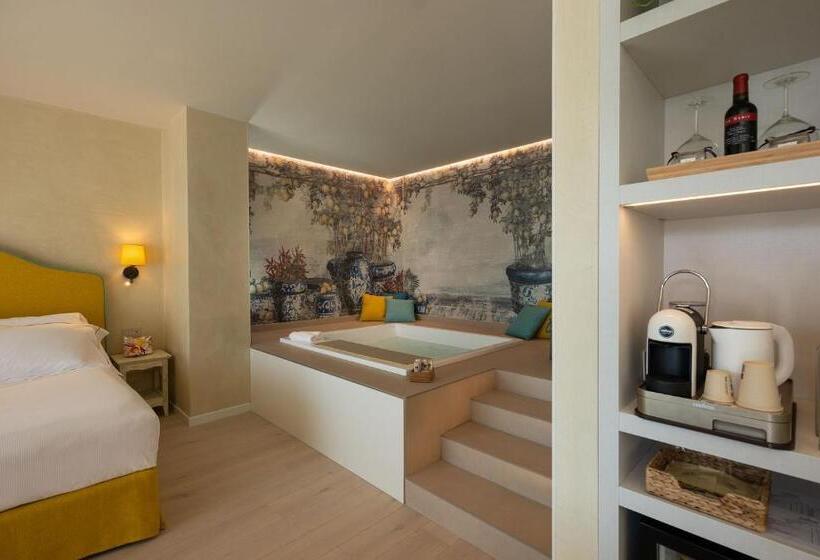 带按摩浴盆的套房, Savoy Beach Hotel & Thermal Spa