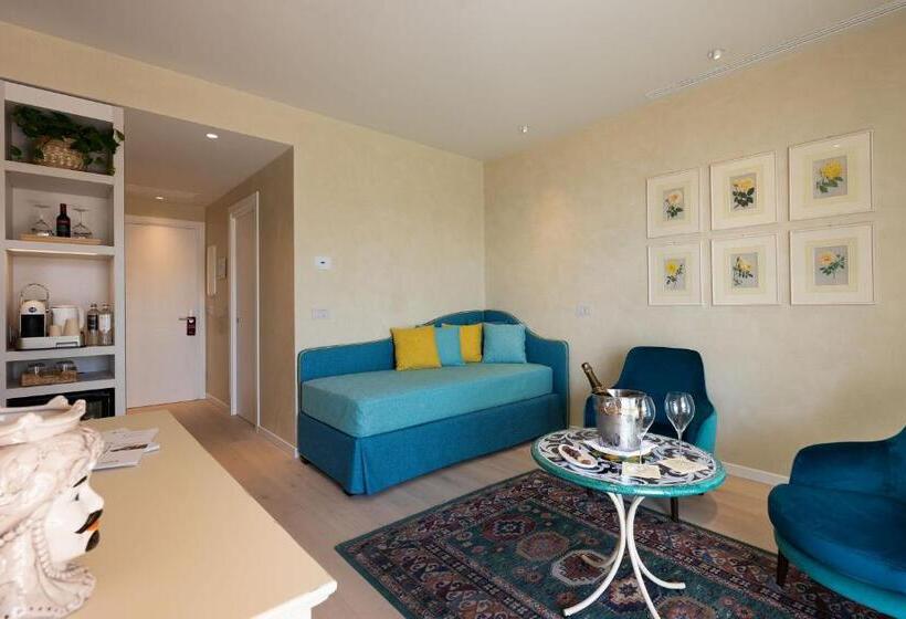 带按摩浴盆的套房, Savoy Beach Hotel & Thermal Spa