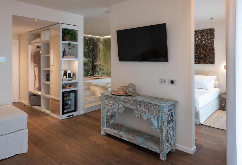 带按摩浴盆的套房, Savoy Beach Hotel & Thermal Spa