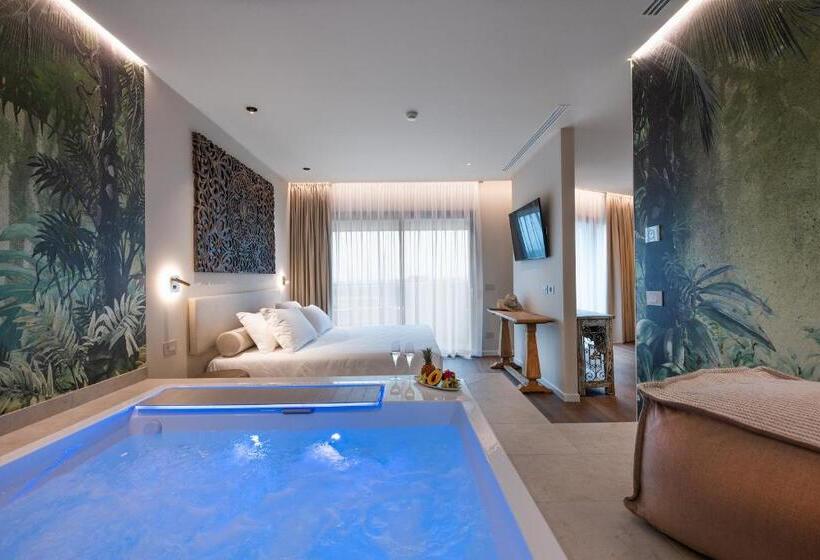 带按摩浴盆的套房, Savoy Beach Hotel & Thermal Spa