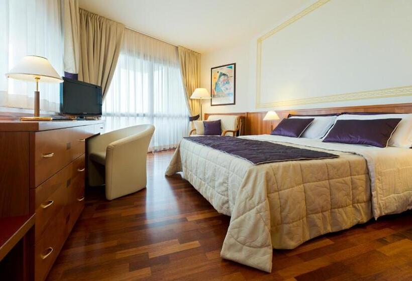 标准间带阳台, Savoy Beach Hotel & Thermal Spa