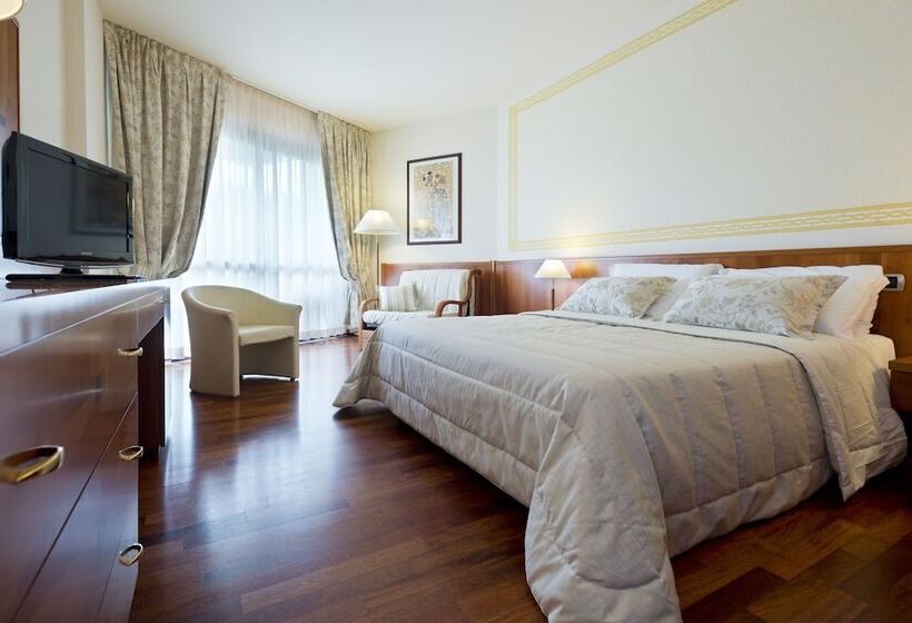 标准间带阳台, Savoy Beach Hotel & Thermal Spa