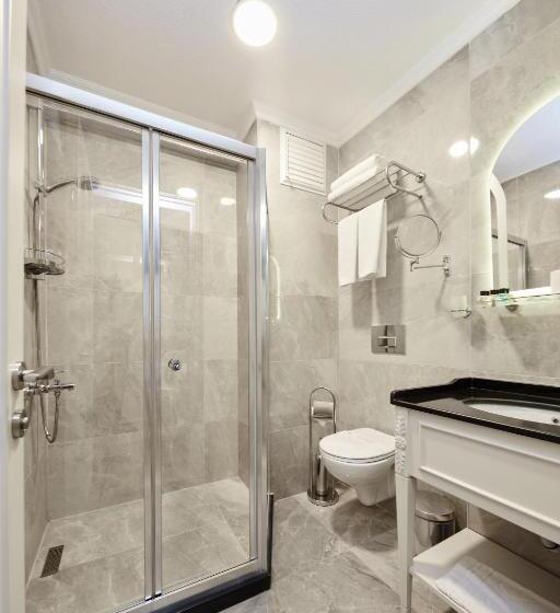 اتاق خانوادگی تودرتو, Albinas Hotel Old City