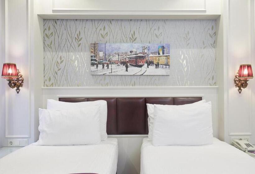 اتاق خانوادگی تودرتو, Albinas Hotel Old City