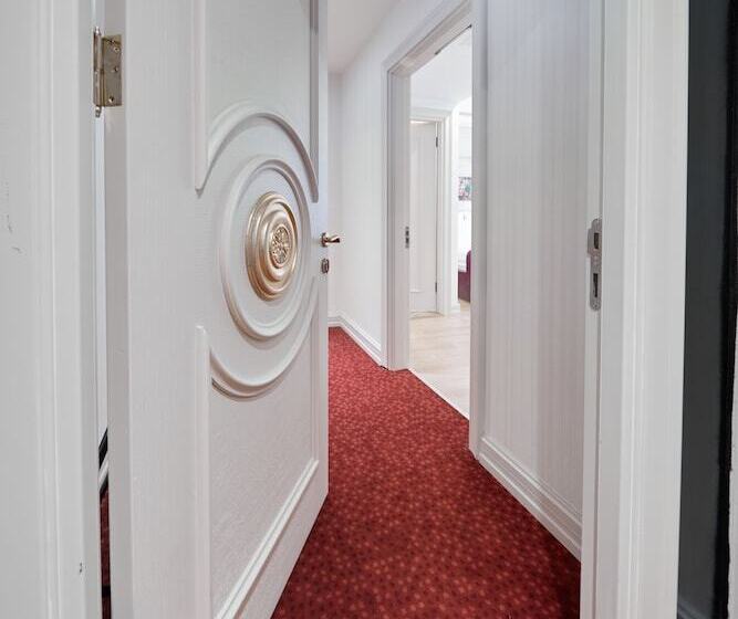 コネクティングルーム（家族用）。, Albinas Hotel Old City